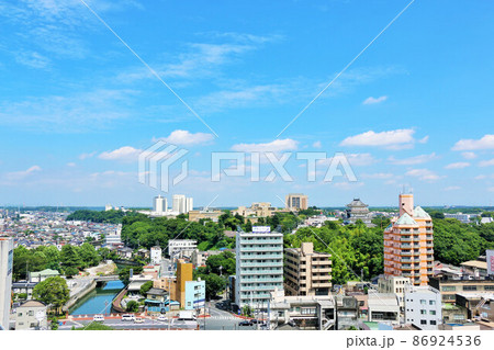 千葉県　青空の千葉市街並み 86924536