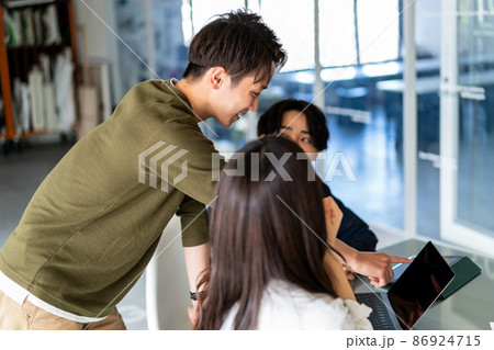 大学生・専門学校生 大学生・専門学校生 86924715