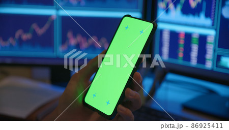 man using green screen mobile 86925411