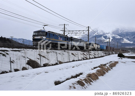 伊吹山麓　東海道本線　近江長岡を行く　重連　下り長大貨物列車 86926323