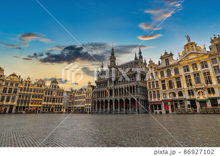 Brussels Belgium, sunset city skyline at famous Grand Place town square Brussels Belgium, sunset city skyline at famous Grand Place town square 86927102
