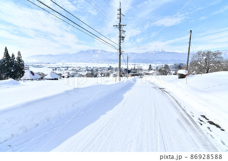 飯山市瑞穂地区より斑尾山方面を望む(長野県飯山市)【2022.1】 飯山市瑞穂地区より斑尾山方面を望む(長野県飯山市)【2022.1】 86928588