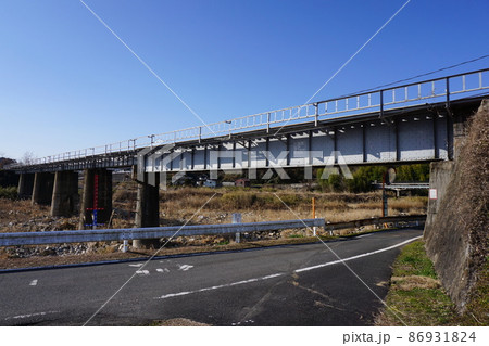 因美線の加茂川に掛かる鉄道橋「加茂川橋梁」 86931824