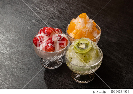 かき氷　asian  type of epidemic shaved ice 86932402