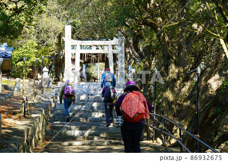 岡山県最南端・六島の鎮守・大鳥神社の参道 岡山県笠岡市 岡山県最南端・六島の鎮守・大鳥神社の参道 岡山県笠岡市 86932675