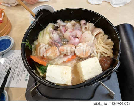 冬にあんこう鍋を食べる（茨城県ひたちなか市那珂湊） 86934837