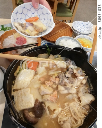 冬にあんこう鍋を食べる（茨城県ひたちなか市那珂湊） 86934838