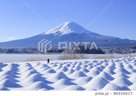 雪景色の大石公園 河口湖 雪景色の大石公園 河口湖 86936625