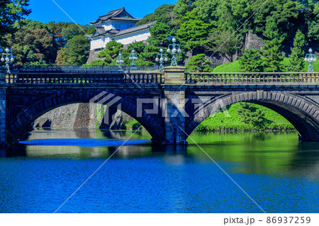 【東京の都市風景】皇居周辺の風景（二重橋） 86937259