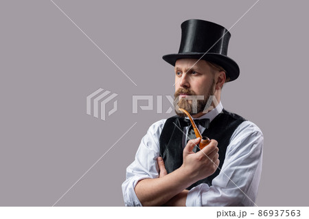 Retro man smoking pipe Retro man smoking pipe 86937563
