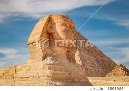 Ancient sphinx and pyramids, symbol of Egypt 86939844