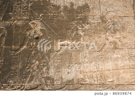 Bas-reliefs of the ancient Temple of Horus in Edfu, Egypt Bas-reliefs of the ancient Temple of Horus in Edfu, Egypt 86939874