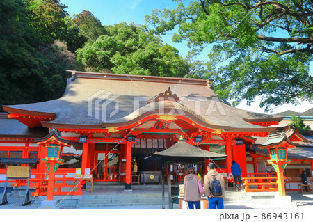 【和歌山県】晴天下の熊野那智大社　礼殿 86943161