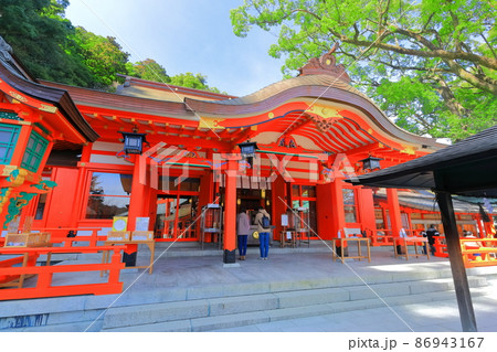 【和歌山県】晴天下の熊野那智大社　礼殿 86943167