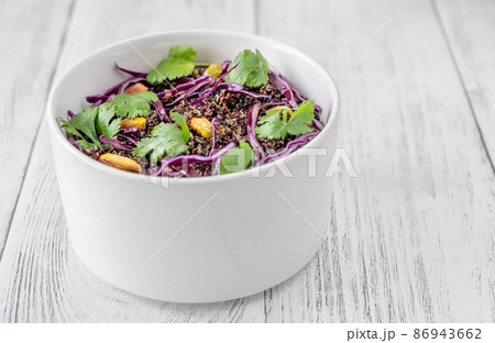 Crunchy quinoa salad Crunchy quinoa salad 86943662