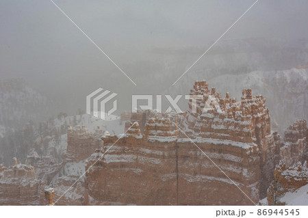Superb view of Sunset Point of Bryce Canyon National Park 86944545