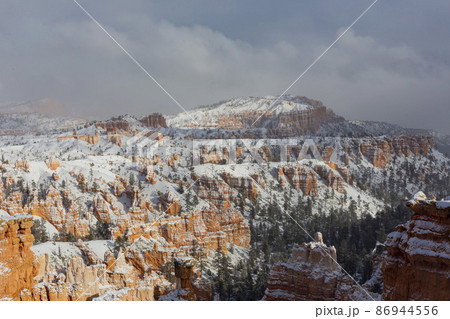 Superb view of Sunset Point of Bryce Canyon National Park Superb view of Sunset Point of Bryce Canyon National Park 86944556