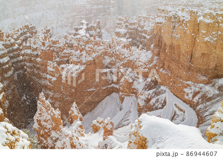Superb view of Sunset Point of Bryce Canyon National Park 86944607