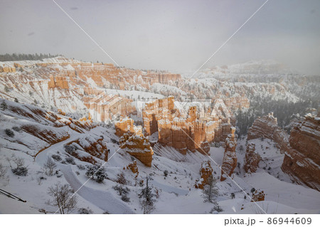 Superb view of Sunset Point of Bryce Canyon National Park 86944609