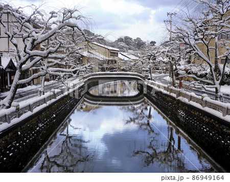 城崎温泉の冬の早朝 86949164