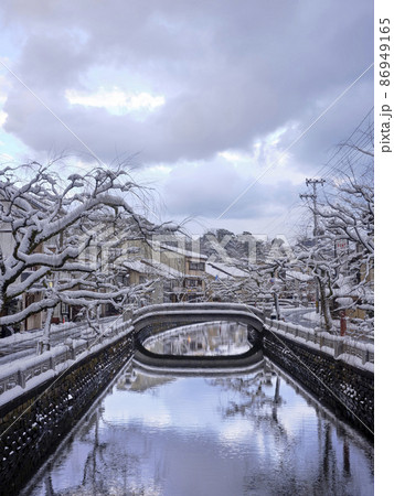 城崎温泉の冬の早朝 86949165