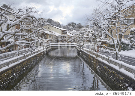 城崎温泉の冬の早朝 86949178