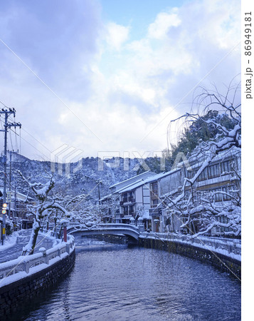 城崎温泉の冬の早朝 86949181