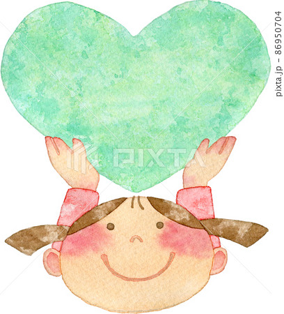 ハートを持ち上げる男の子のイラスト(緑) 86950704