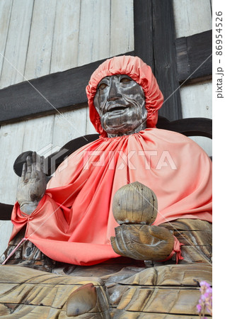 賓頭盧尊者(びんずるそんじゃ)」の木像（東大寺／奈良県奈良市）の写真