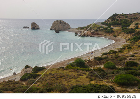 キプロスの南西部にありアフロディーテ生誕の地とされるペトラ・トゥ・ロミウ海岸 86956929