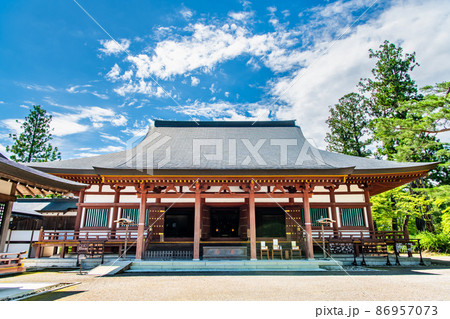 岩手県平泉町　毛越寺　～本堂～ 86957073