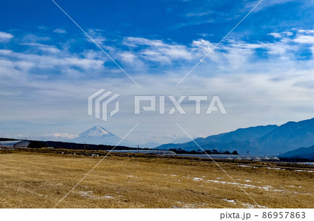 長野県諏訪郡原村から見た富士山 86957863