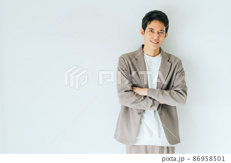 若い男性ポートレート 若い男性ポートレート 86958501