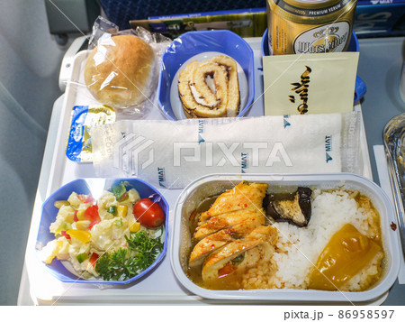 MIATモンゴル航空ウランバートル~成田間エコノミークラスの機内食 MIATモンゴル航空ウランバートル~成田間エコノミークラスの機内食 86958597