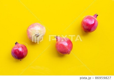 Top view of ripe pomegranate fruit 86959827