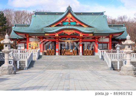北海道苫小牧市、初春の樽前山神社本殿【4月】 北海道苫小牧市、初春の樽前山神社本殿【4月】 86960782