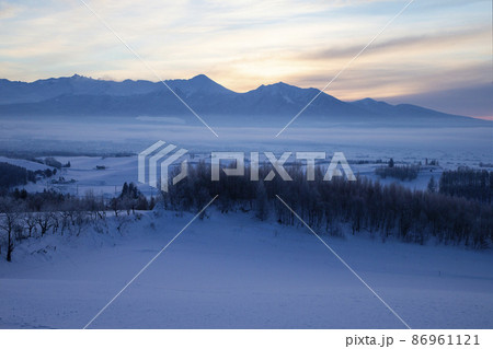 雪原の丘 86961121