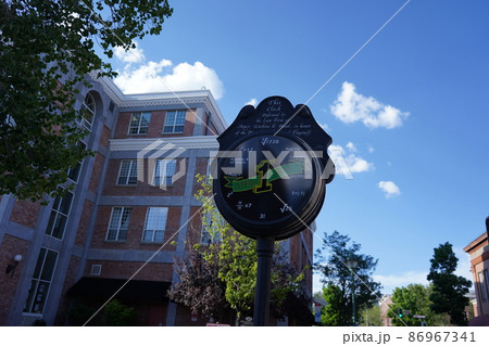 アリゾナ州　フラッグスタッフ　不思議な時計 86967341