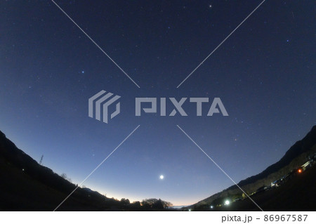 北杜市白州町、夜明けの空に昇った一際輝く金星 北杜市白州町、夜明けの空に昇った一際輝く金星 86967587