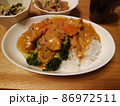 ブロッコリーとカレーライス 86972511