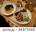 パスタとローストビーフ 86973066