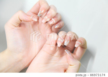 リボンビジュー付きネイルピンク系 86973174