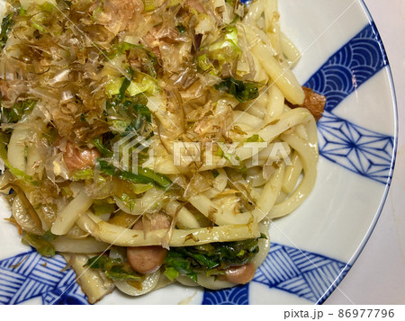 美味しそうな焼うどん 86977796