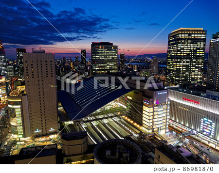 大阪梅田 阪急グランドビルから見る夕暮れのJR大阪駅周辺 大阪梅田 阪急グランドビルから見る夕暮れのJR大阪駅周辺 86981870