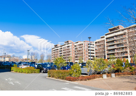 郊外の大型マンション 郊外の大型マンション 86982885
