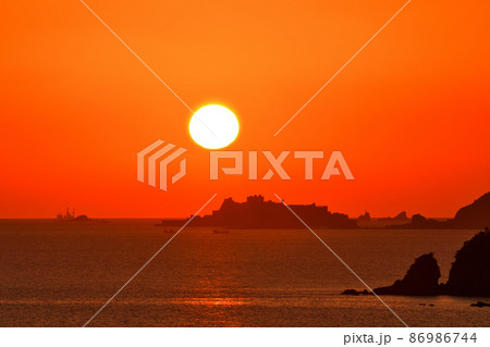 軍艦島の夕景 軍艦島の夕景 86986744