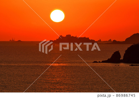 軍艦島の夕景 軍艦島の夕景 86986745