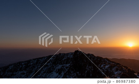 朝焼けに染まる冬の韓国岳 朝焼けに染まる冬の韓国岳 86987380