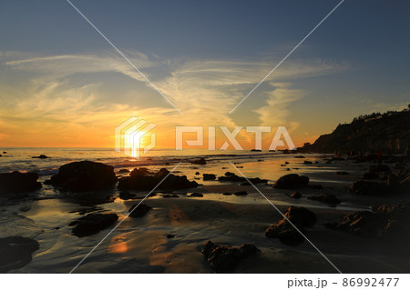 高級リゾート地マリブビーチの夕景(サンセット) カルフォルニア州ロサンゼルス近郊 高級リゾート地マリブビーチの夕景(サンセット) カルフォルニア州ロサンゼルス近郊 86992477