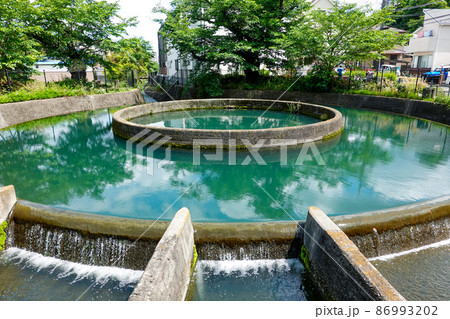 二ヶ領用水の久地円筒分水(神奈川県川崎市高津区久地) 二ヶ領用水の久地円筒分水(神奈川県川崎市高津区久地) 86993202